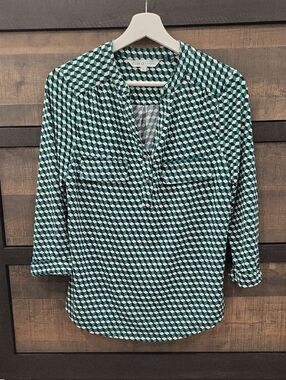 Cleob Green, Blue and White Geometric Button-Front Blouse